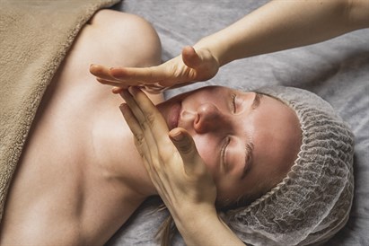 „Babor Lifting Touch“ veido masažas