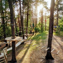 Pramogos Belmonto nuotykių parke suaugusiam