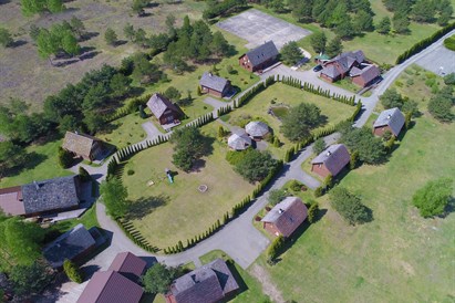 Romantiška nakvynė rąstų namelyje su kubilu