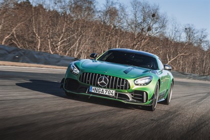 Vairuok „Mercedes Benz AMG GT R“ trasoje